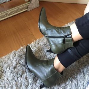 leather boots 🌺🎁❤️💖